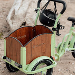 Chanty Cargo Kid - Grøn inkl. hjelm, flaskeholder, håndtag i 2 farver og ringklokke - BørnecyklerneChantyBørnecyklerneGrøn: BLC16 - GRNChanty Cargo Kid - Grøn inkl. hjelm, flaskeholder, håndtag i 2 farver og ringklokke