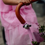 Chanty Cargo Kid – Pink inkl. hjelm, flaskeholder, håndtag i 2 farver og ringklokke - BørnecyklerneChantyBørnecyklernePink: BLC16 - LYRChanty Cargo Kid – Pink inkl. hjelm, flaskeholder, håndtag i 2 farver og ringklokke