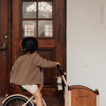 Chanty Cargo Kid - Sandfarvet Den ultimative børneladcykel til sjov, transport inkl. hjelm, flaskeholder, håndtag i 2 farver og ringklokke - BørnecyklerneChantyBørnecyklerneBeige: BLC16 - BEIChanty Cargo Kid - Sandfarvet Den ultimative børneladcykel til sjov, transport inkl. hjelm, flaskeholder, håndtag i 2 farver og ringklokke