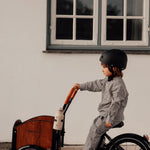 Chanty Cargo Kid - Sort inkl. hjelm, flaskeholder, håndtag i 2 farver og ringklokke - BørnecyklerneChantyBørnecyklerneSort: BLC16 - SRTChanty Cargo Kid - Sort inkl. hjelm, flaskeholder, håndtag i 2 farver og ringklokke